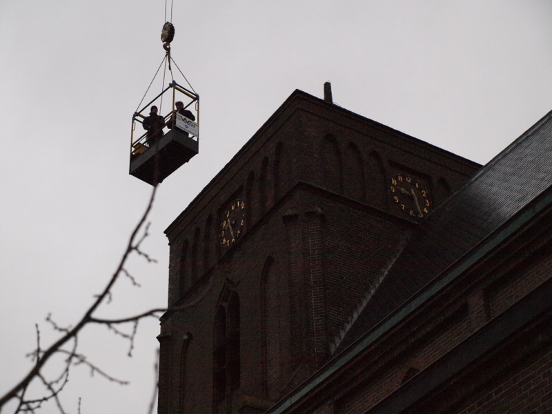 Kruis onder Matinuskerk 016